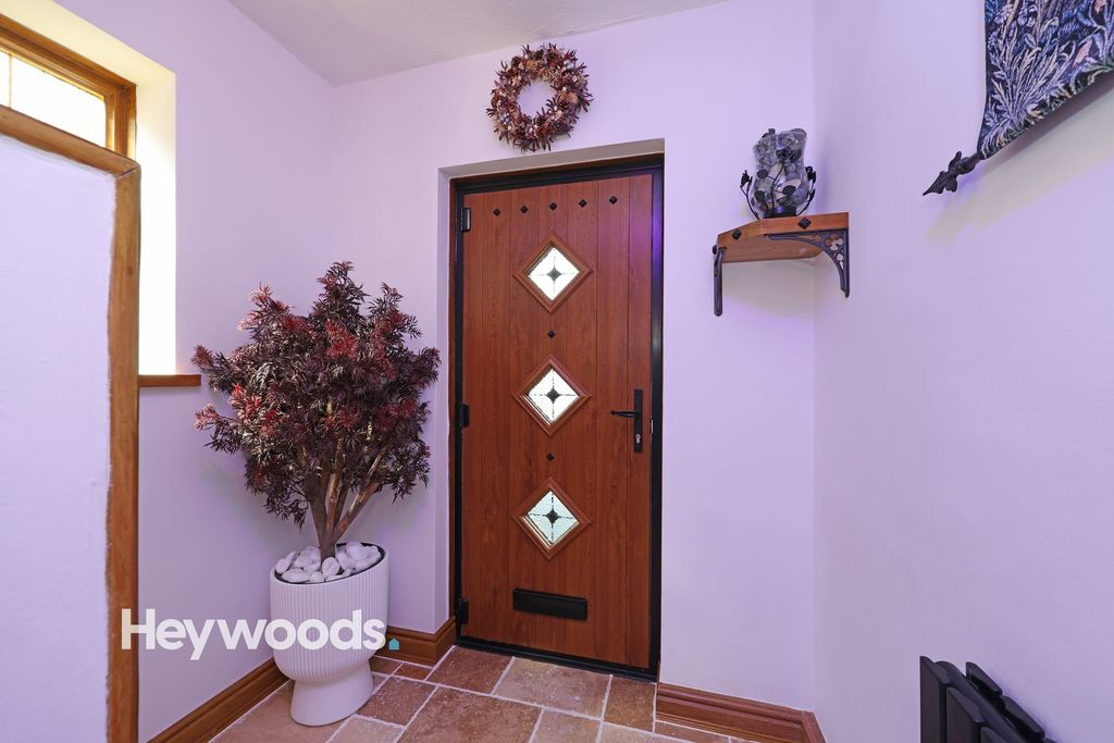 Property photo 2 of 43