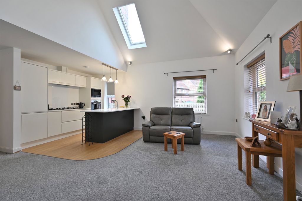 Property photo 2 of 15