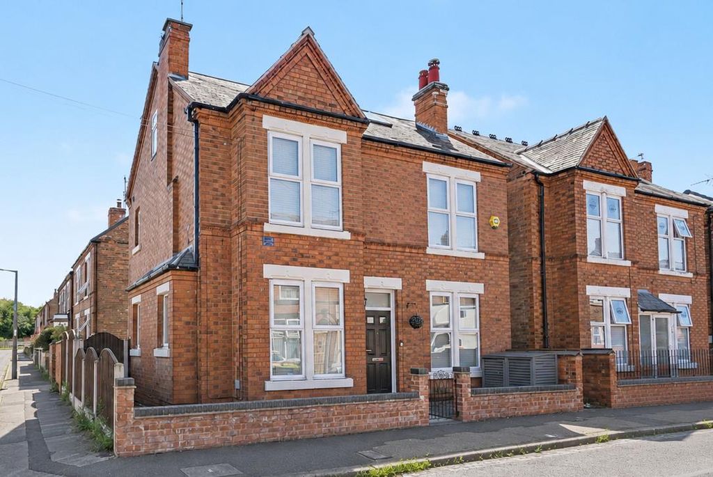 Property photo 1 of 23