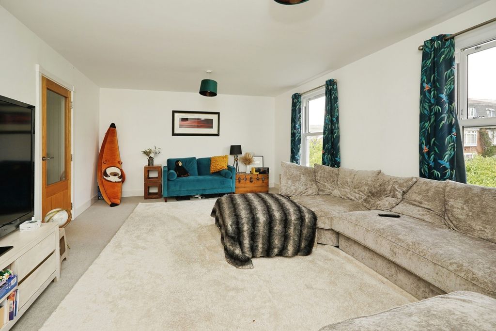 Property photo 2 of 25 Pbox-Img.Jpg