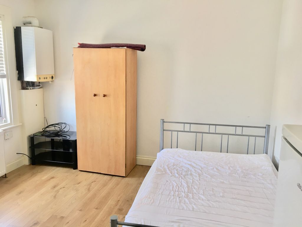 Property photo 3 of 5 Gallery