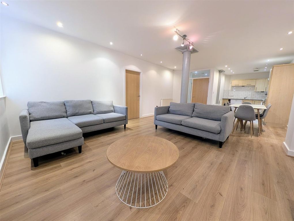 Property photo 1 of 20 Living Room