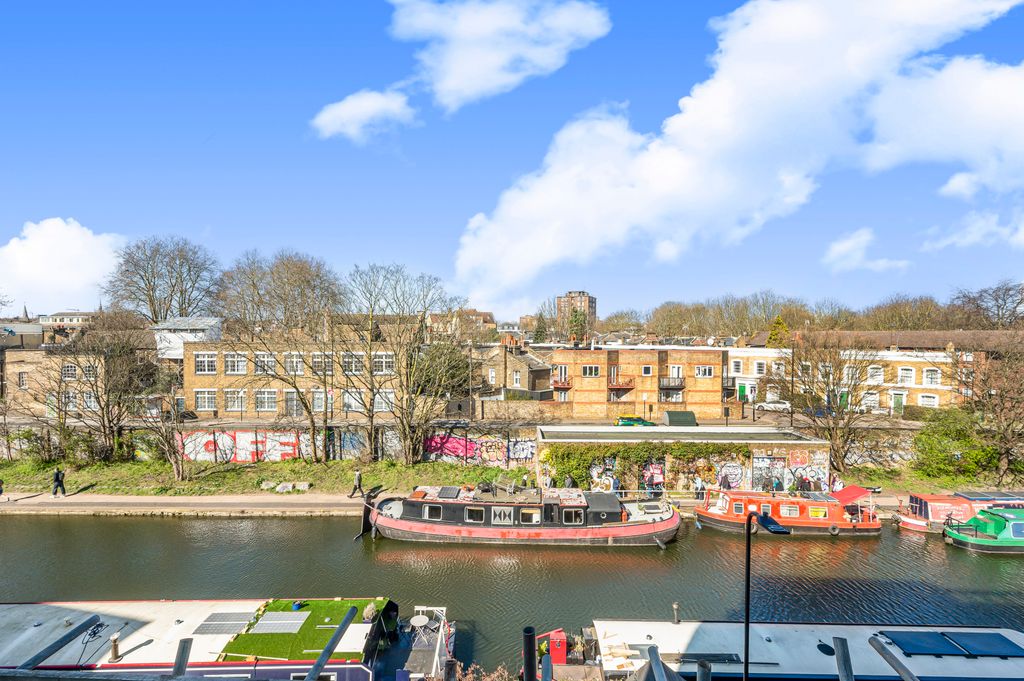 Property photo 2 of 16 Picture No. 27