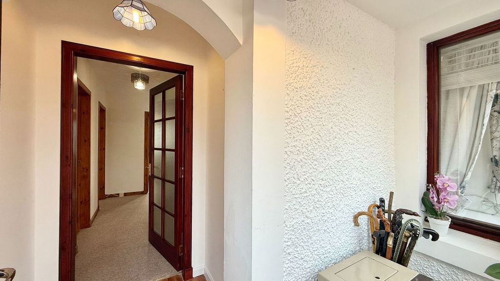 Property photo 3 of 26