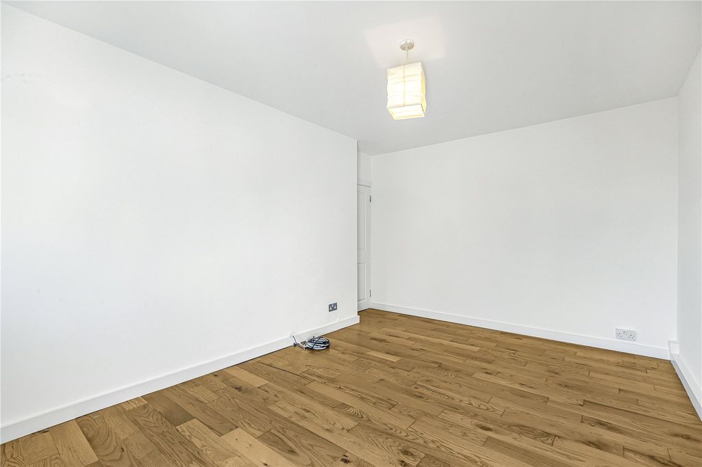 Property photo 3 of 16 Picture No. 13