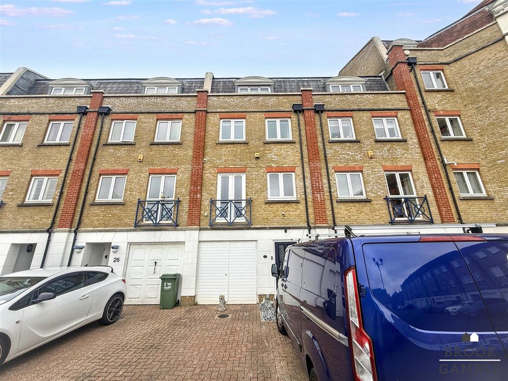 Property photo 1 of 33 01323 438506