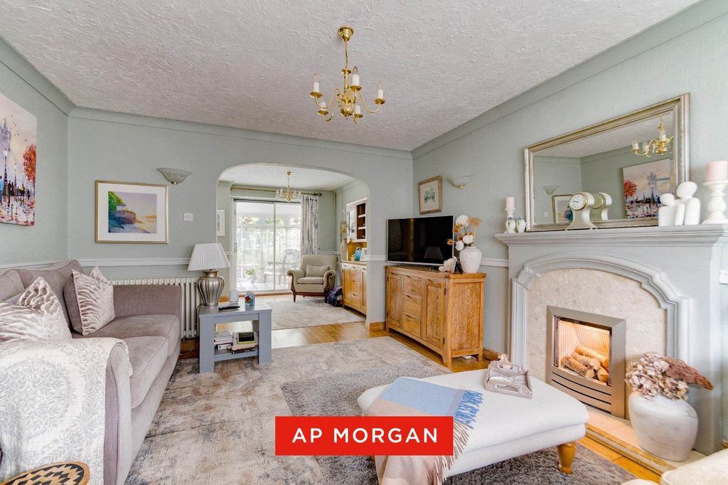 Property photo 2 of 17 Picture No. 24