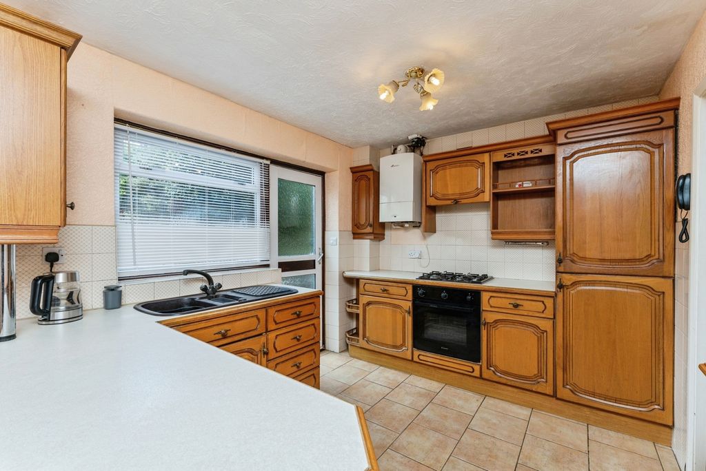 Property photo 2 of 16 Pbox-Img.Jpg
