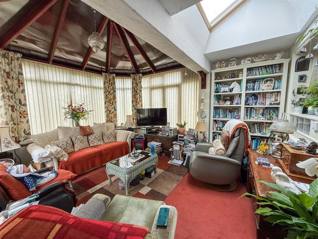 Property photo 3 of 15