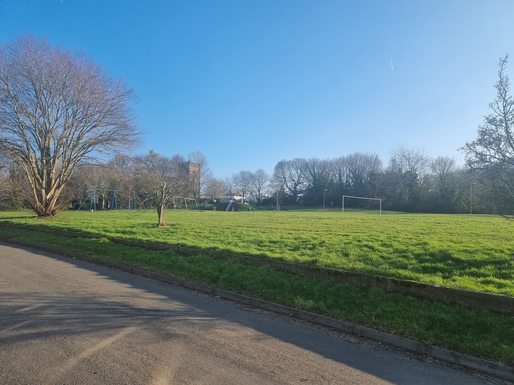 Property photo 3 of 9 View