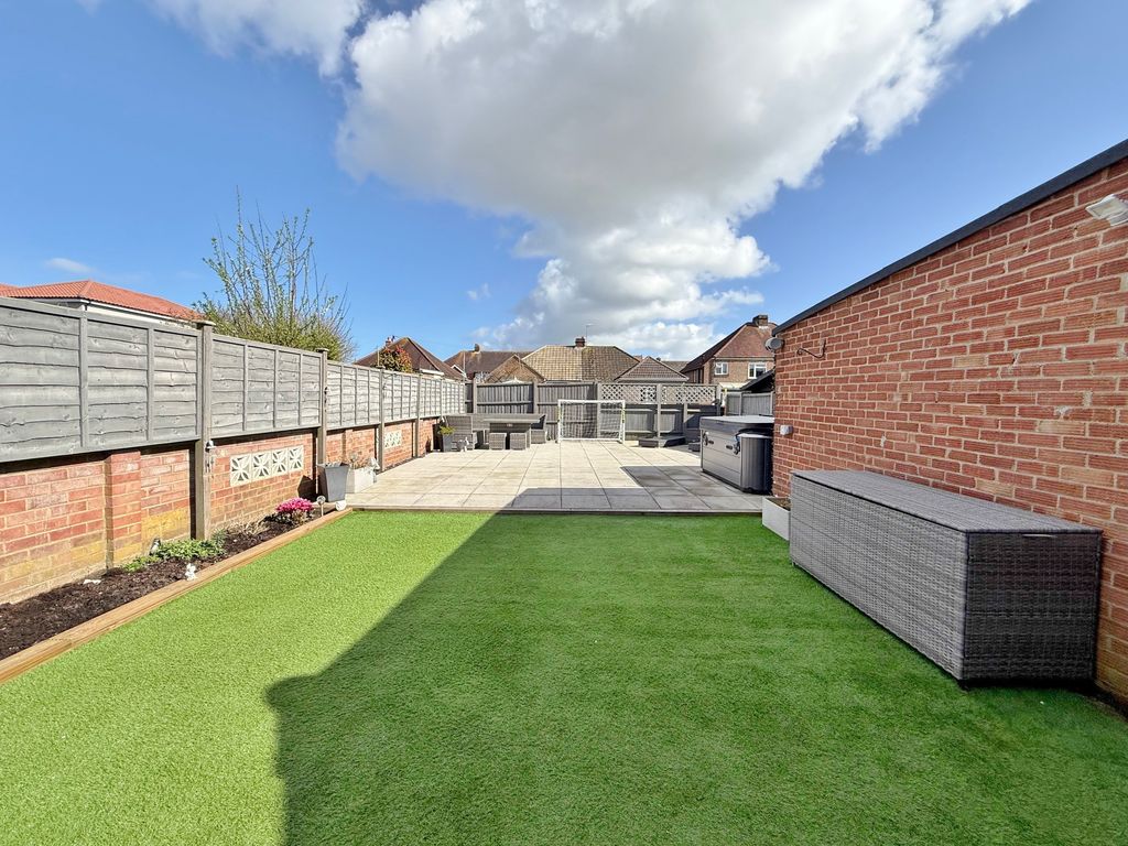 Property photo 3 of 24