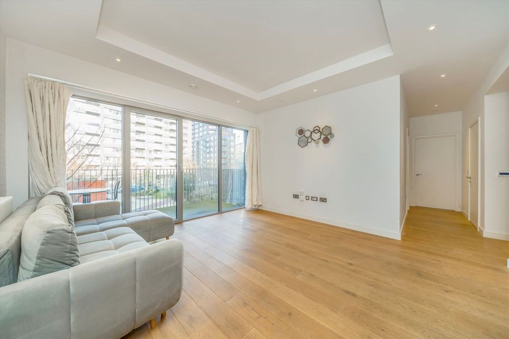 Property photo 3 of 7