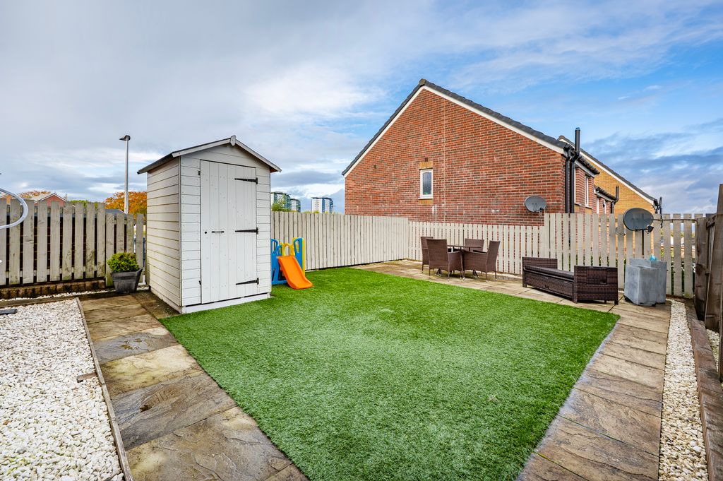 Property photo 2 of 39