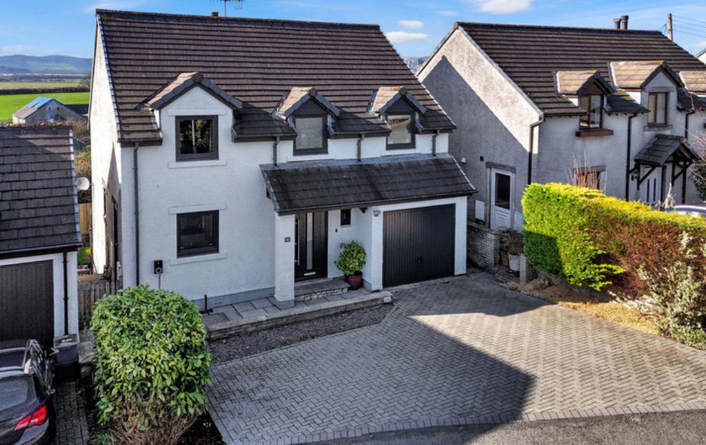 Property photo 1 of 37