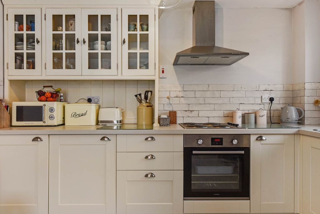 Property photo 3 of 21