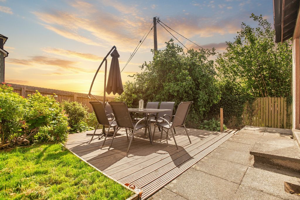 Property photo 2 of 23