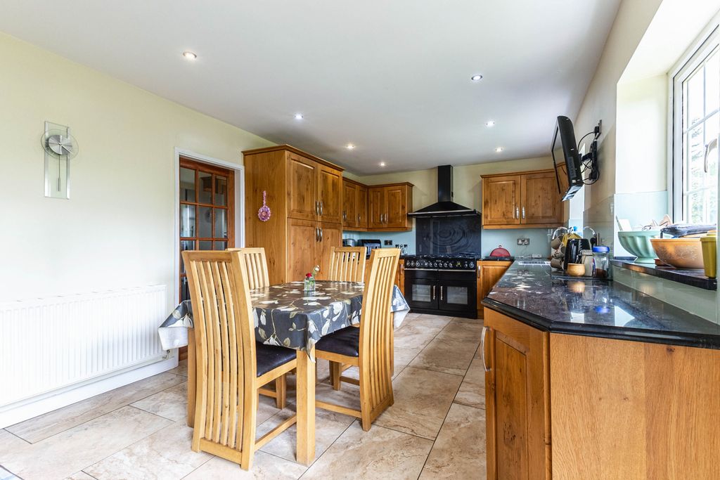 Property photo 2 of 24 Kitchen/Dining Room