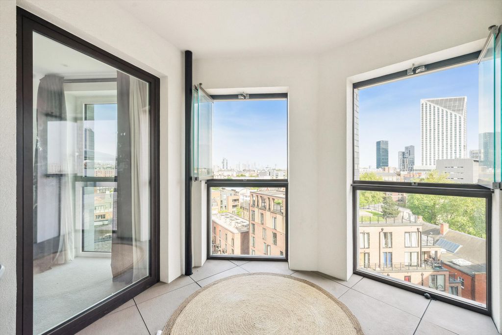 Property photo 3 of 11 Image