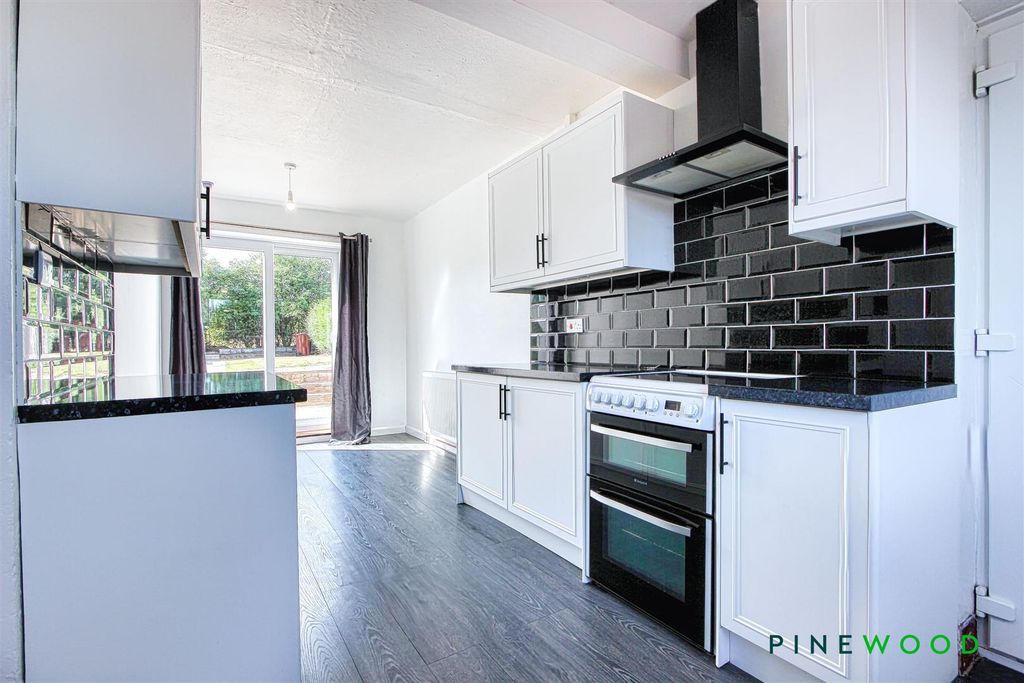 Property photo 3 of 20 Kitchen Diner