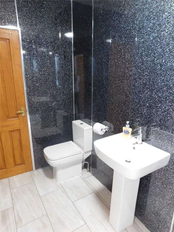 Property photo 3 of 4