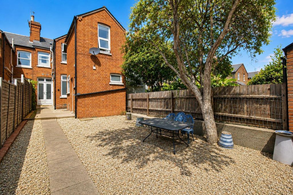 Property photo 2 of 30 Communal Rear Garden
