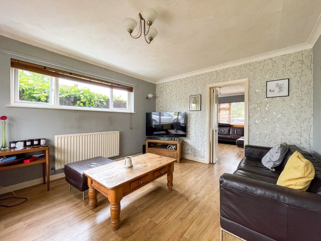 Property photo 3 of 16 3856735
