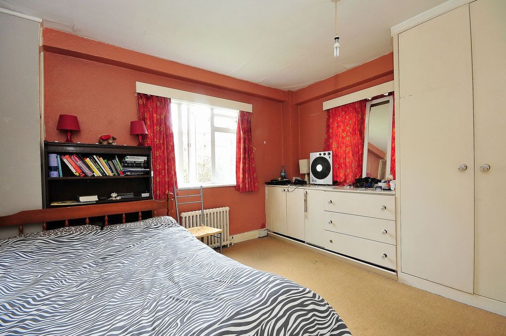 Property photo 2 of 5