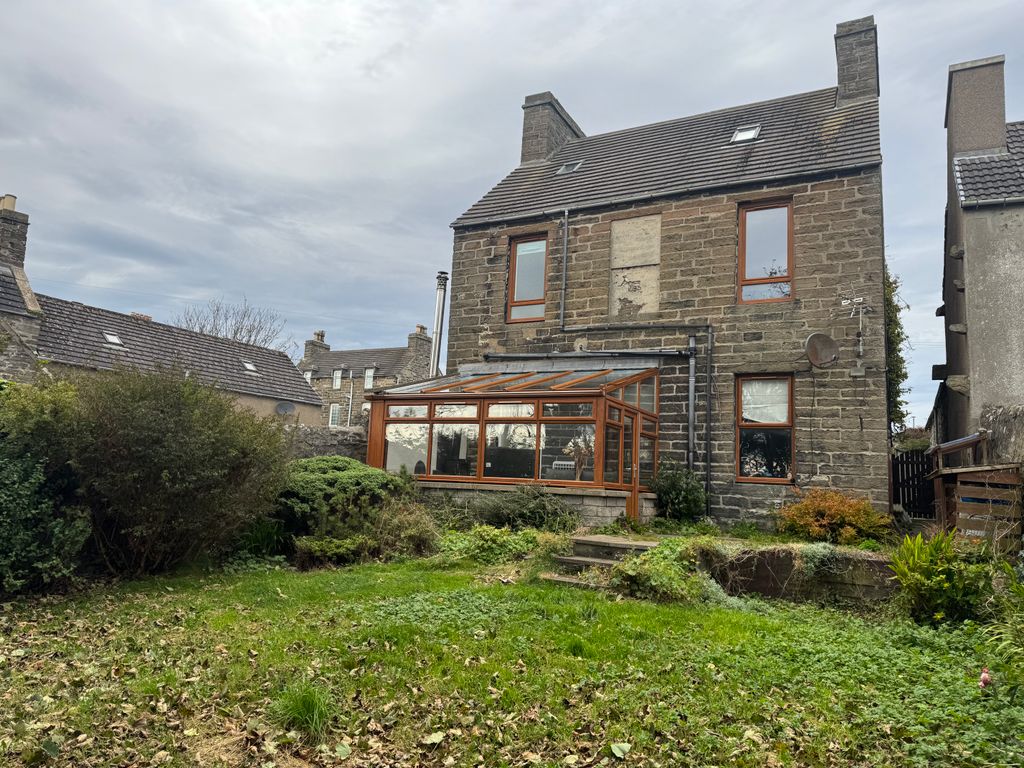 Property photo 2 of 39