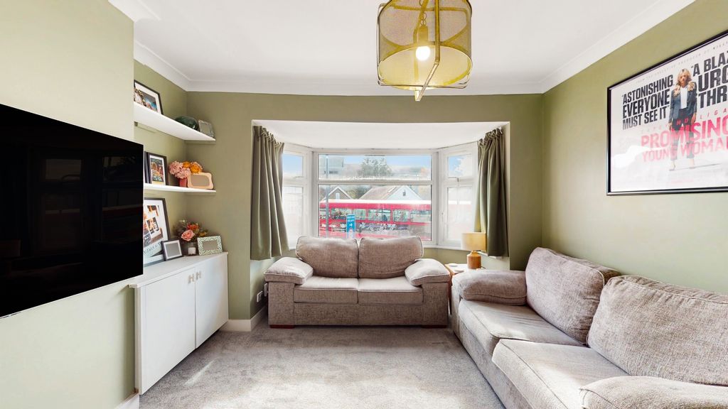 Property photo 3 of 14 4554863