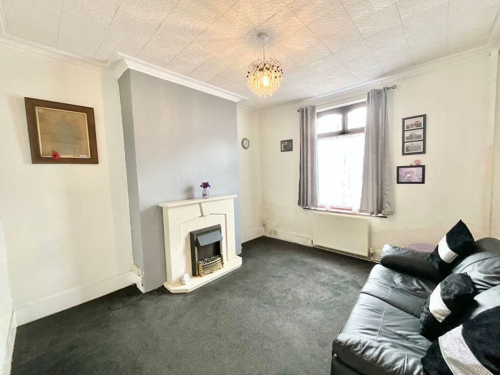 Property photo 2 of 21