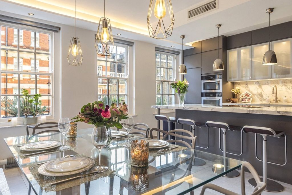 Property photo 3 of 16 Kitchen