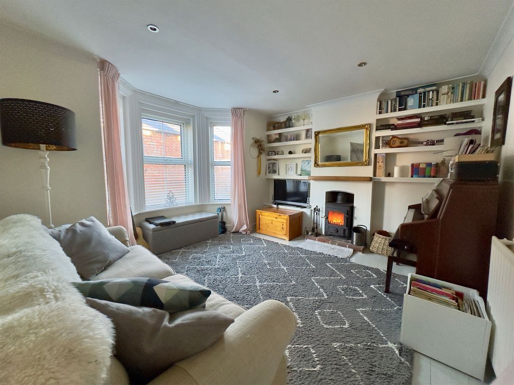 Property photo 2 of 11