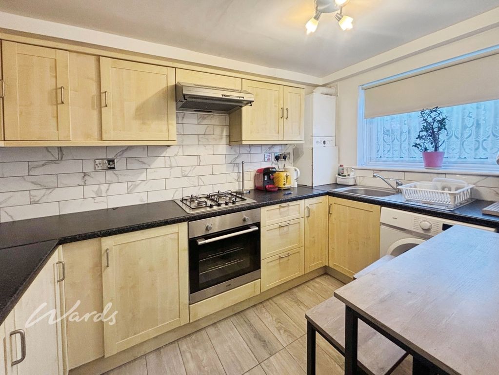 Property photo 3 of 7 Kitchen