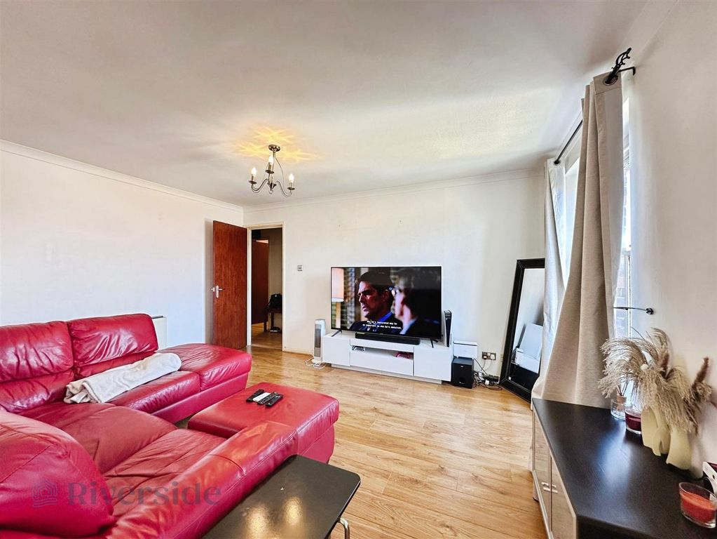 Property photo 3 of 12