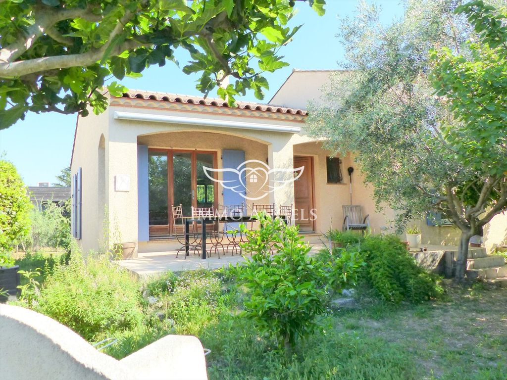 Property photo 1 of 18 Six-Bedroom House Of 130 m² On 500 m² Of Land Plus Garage
