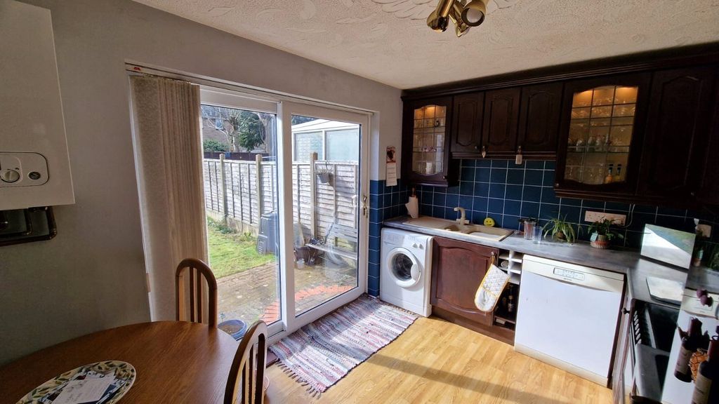 Property photo 2 of 14 Picture No. 12