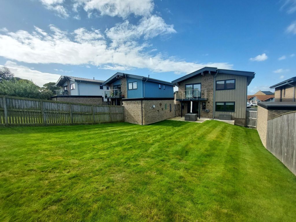 Property photo 1 of 30