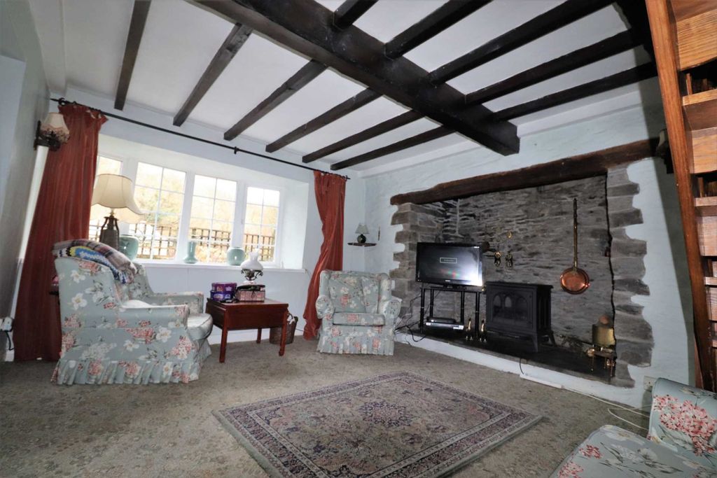 Property photo 2 of 16
