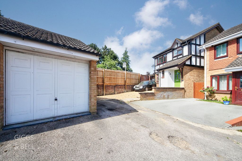 Property photo 1 of 22 5105510