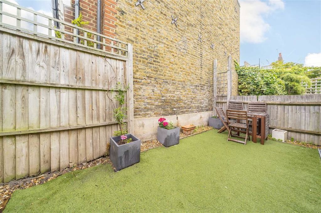 Property photo 3 of 9