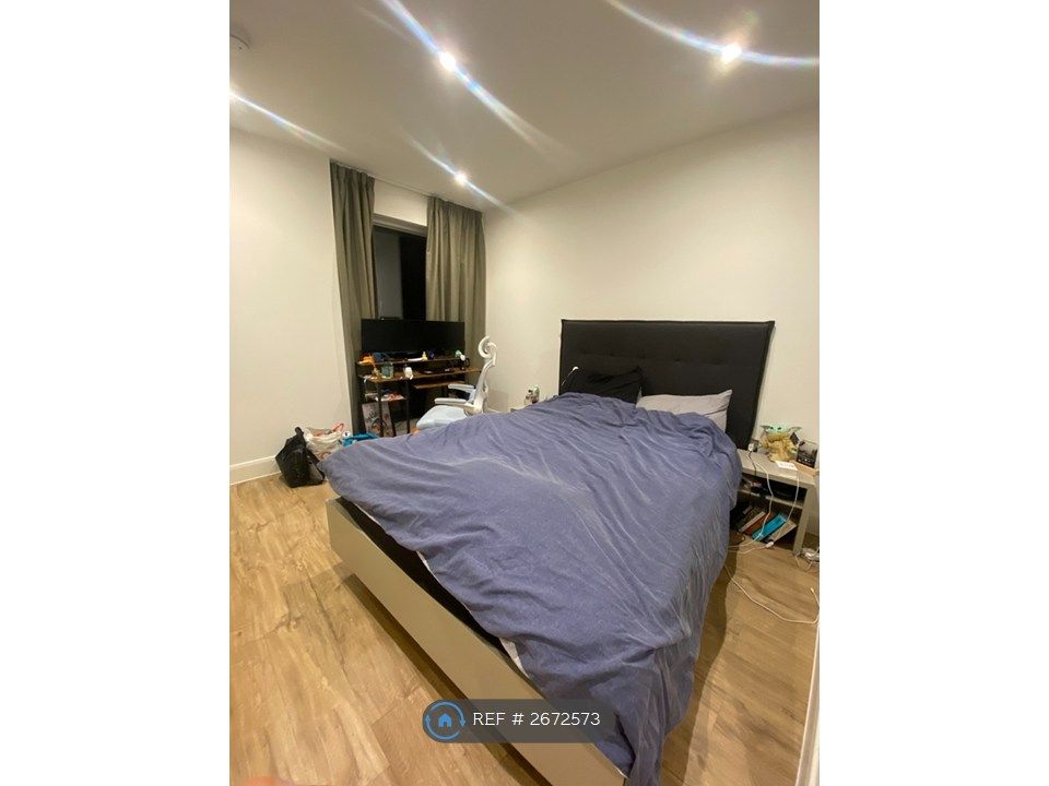 Property photo 3 of 6 Bedroom 2