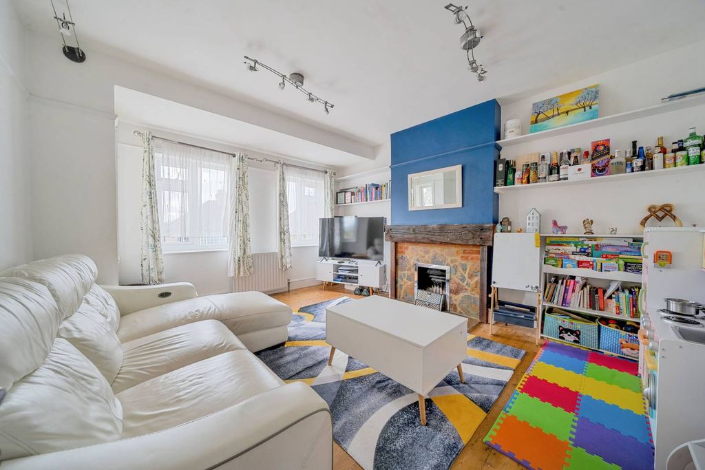 Property photo 1 of 17