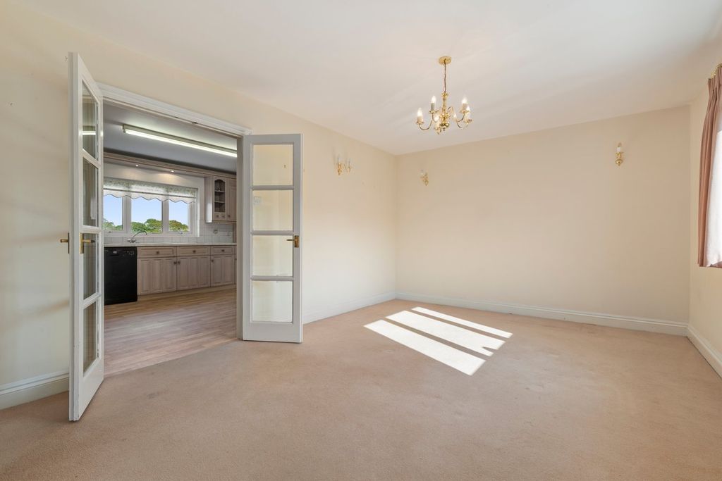 Property photo 3 of 26