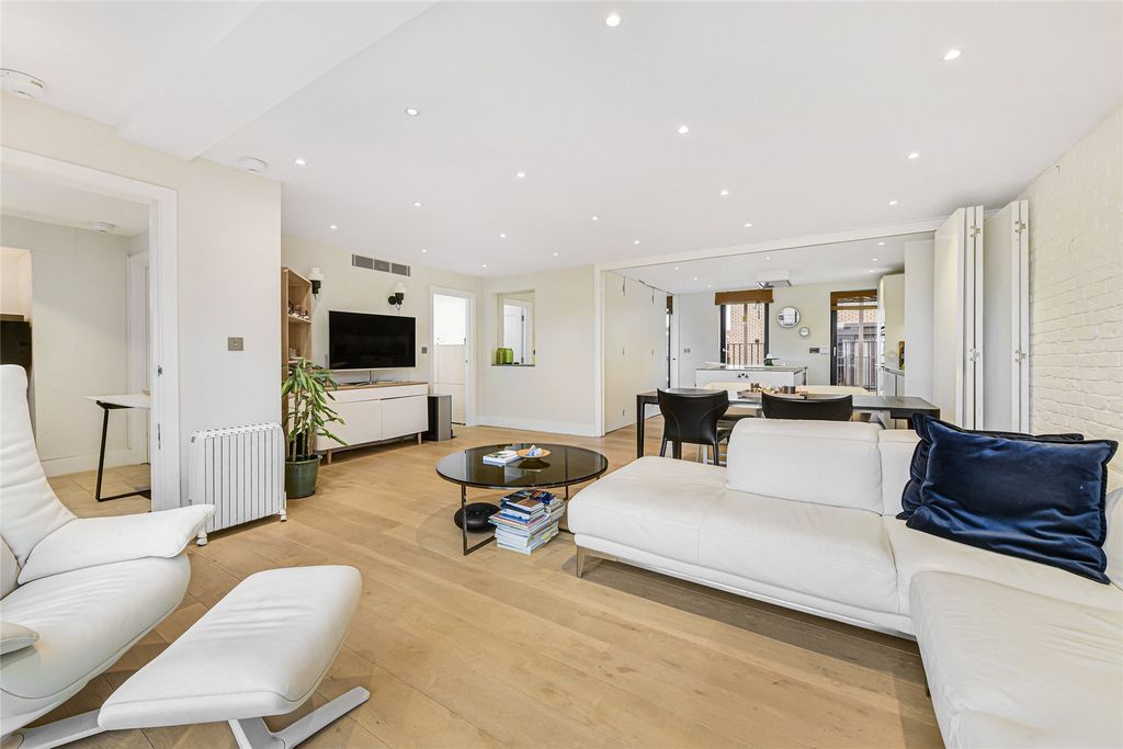 Property photo 2 of 13 Picture No. 18