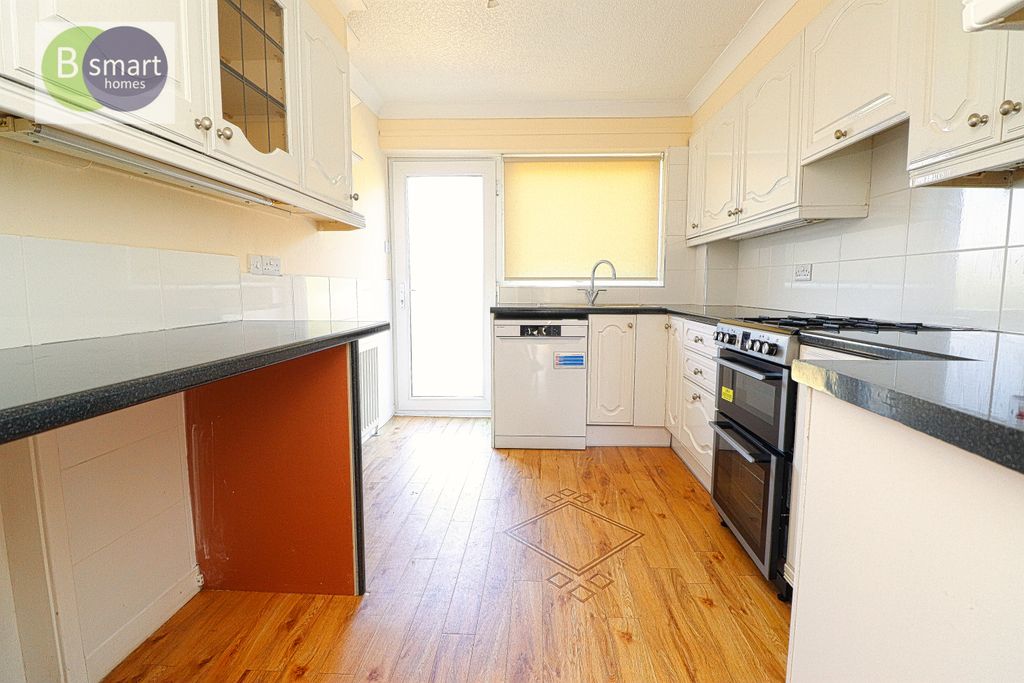 Property photo 3 of 16 Img_4381