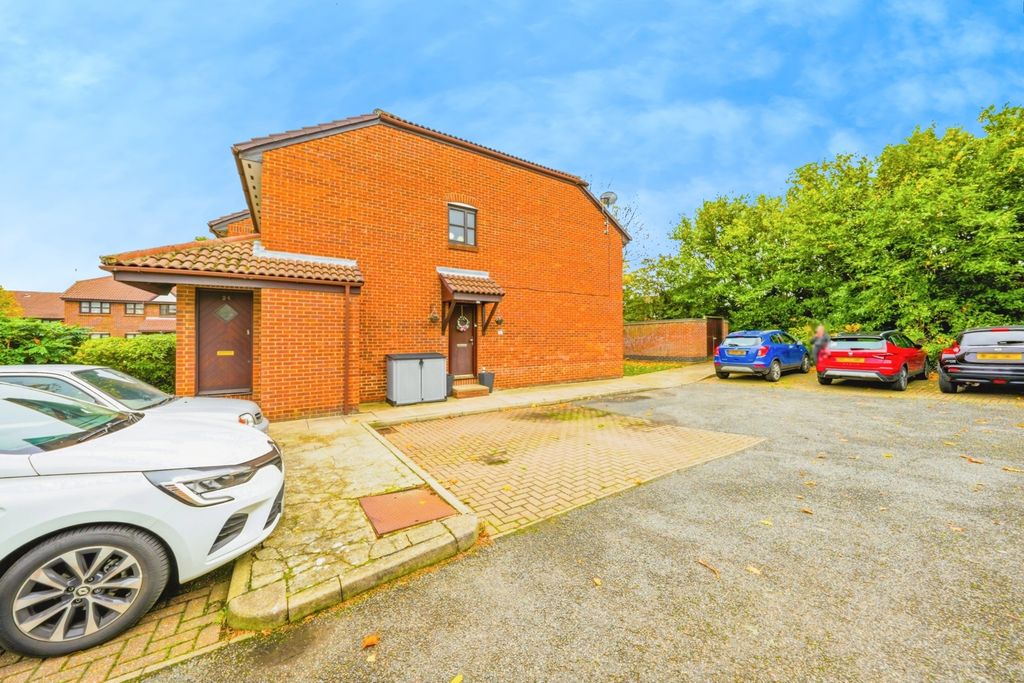 Property photo 2 of 17 Photo