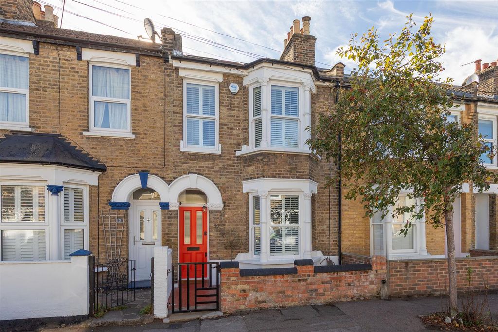 Property photo 1 of 36 Myrtle Road, E17