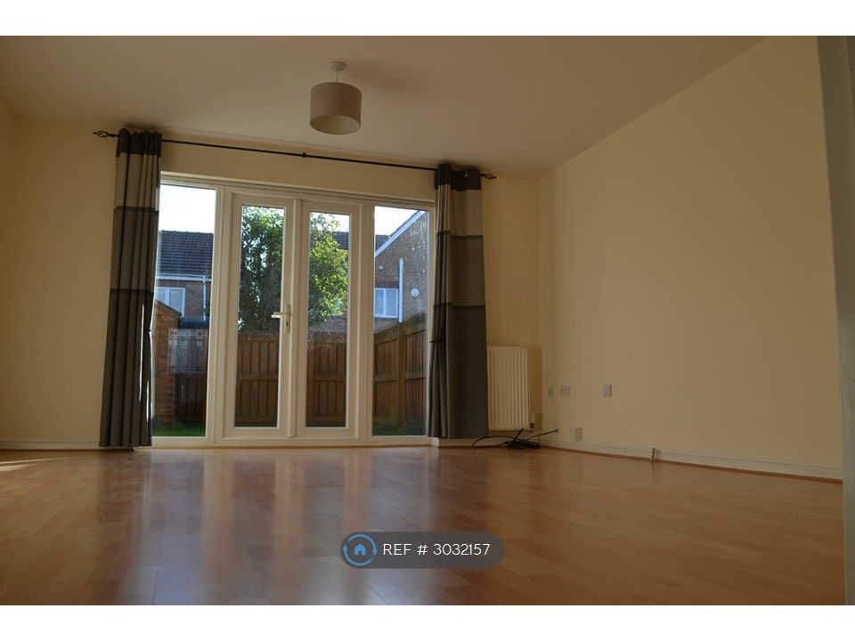 Property photo 2 of 10 Lounge 1