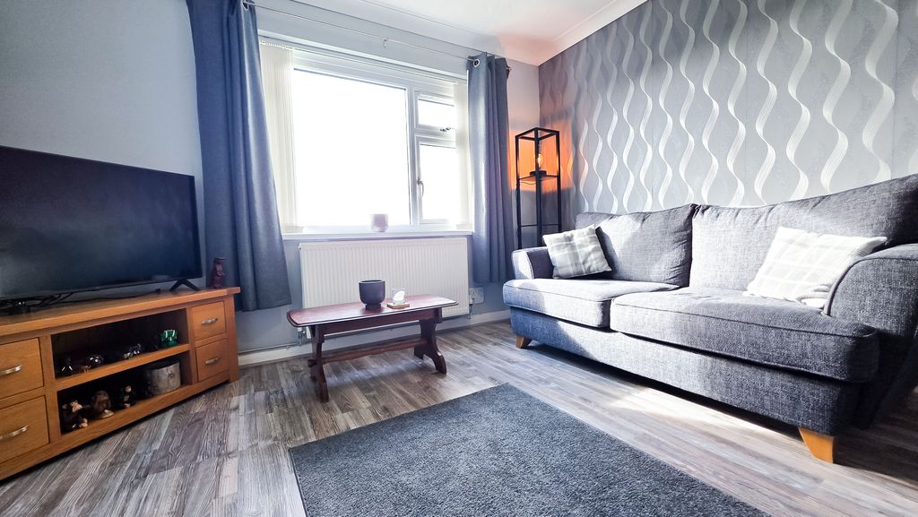 Property photo 3 of 31