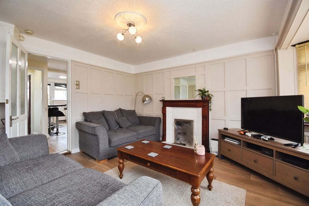 Property photo 3 of 17